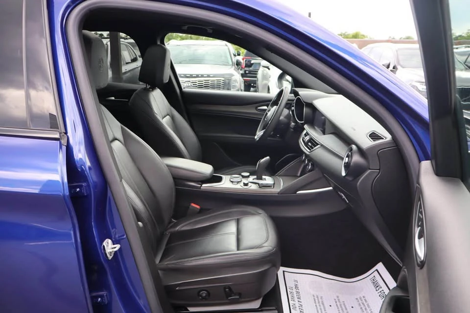 2023 Alfa Romeo Stelvio - Image 17 of 20