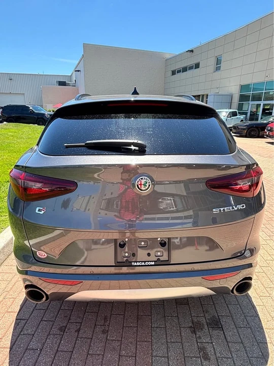 2023 Alfa Romeo Stelvio - Image 3 of 12