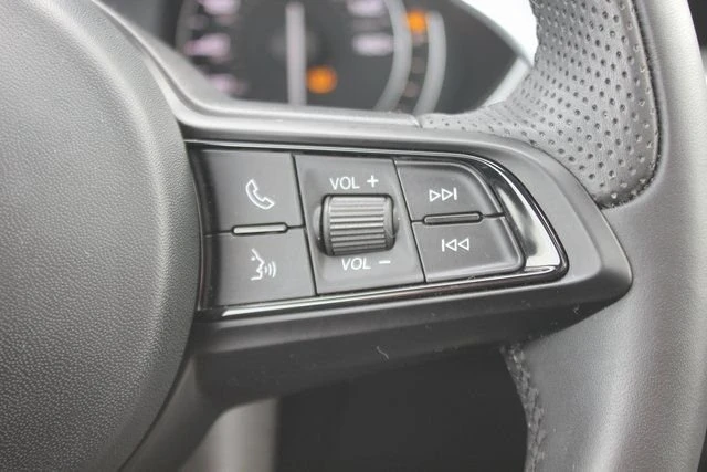 2023 Alfa Romeo Stelvio - Image 16 of 20