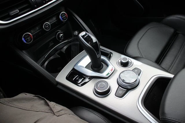 2023 Alfa Romeo Stelvio - Image 12 of 20