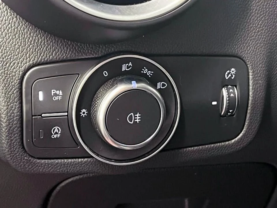 2023 Alfa Romeo Stelvio - Image 16 of 20