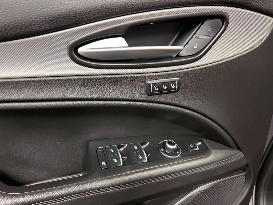 2023 Alfa Romeo Stelvio - Image 12 of 20