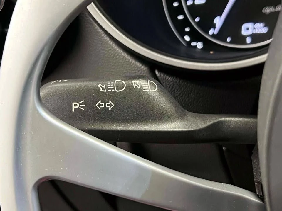 2023 Alfa Romeo Stelvio - Image 19 of 20