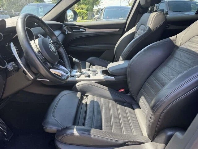 2023 Alfa Romeo Stelvio - Image 13 of 20