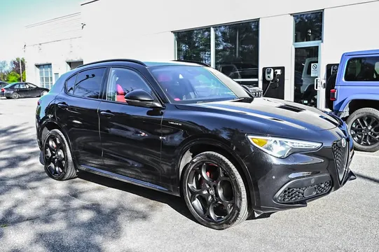 2023 Alfa Romeo Stelvio Veloce AWD