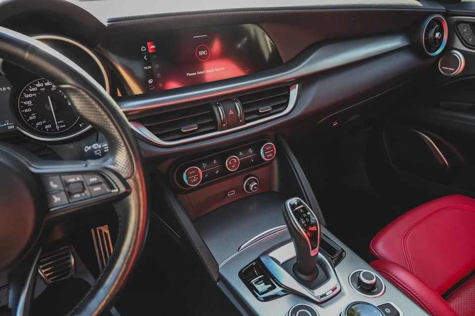 2023 Alfa Romeo Stelvio - Image 12 of 19