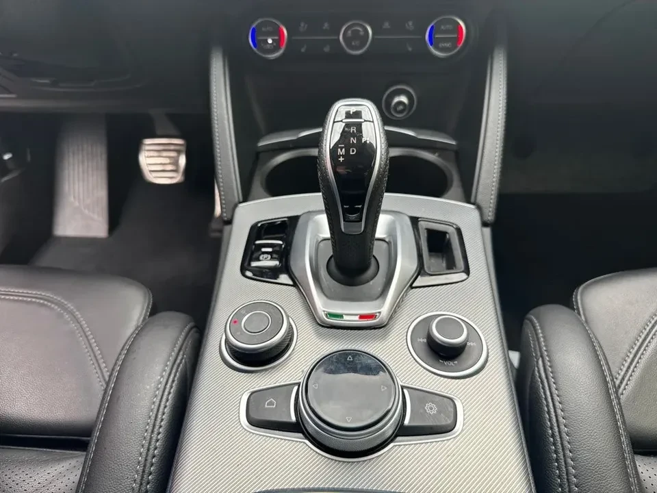 2023 Alfa Romeo Stelvio - Image 16 of 20