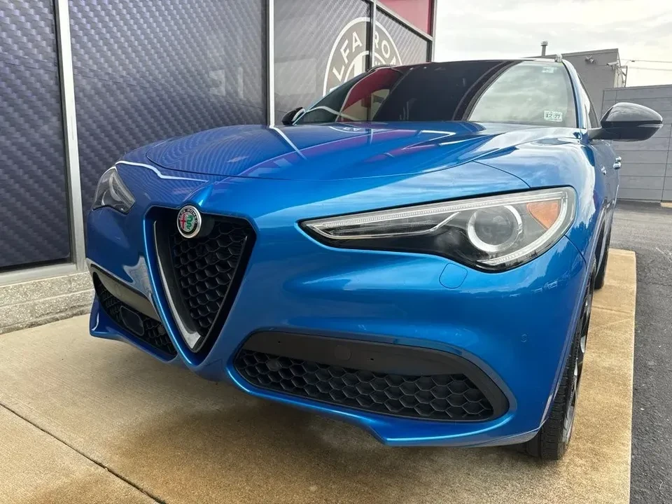 2023 Alfa Romeo Stelvio - Image 2 of 20