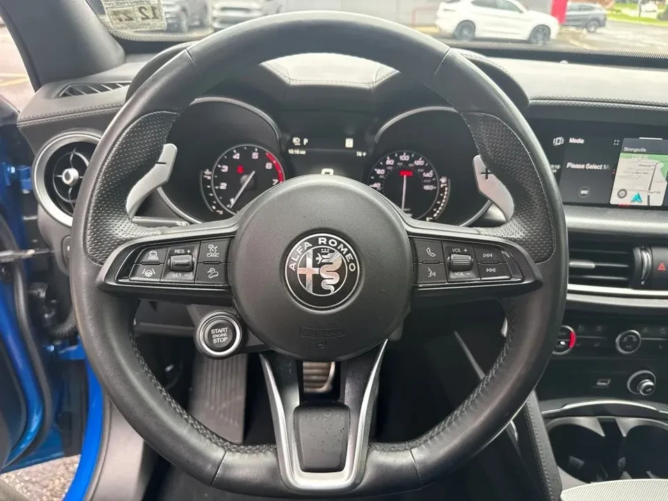 2023 Alfa Romeo Stelvio - Image 14 of 20