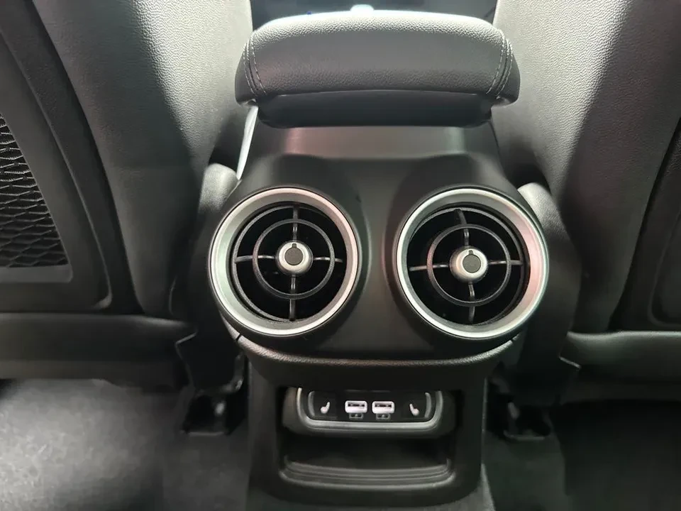 2023 Alfa Romeo Stelvio - Image 19 of 20