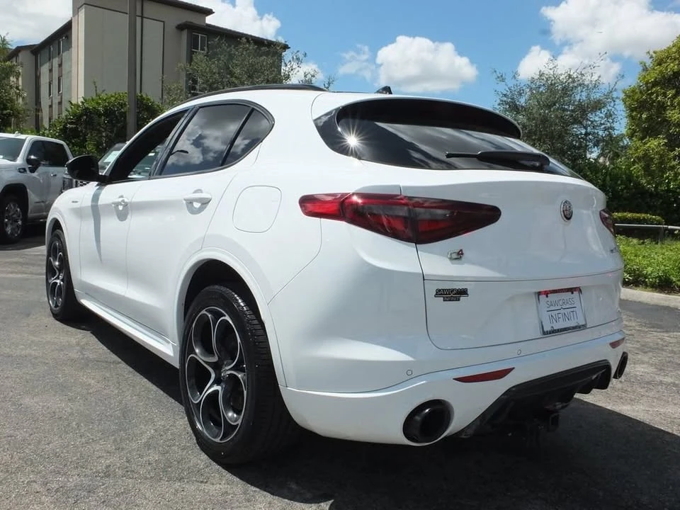 2023 Alfa Romeo Stelvio - Image 12 of 19