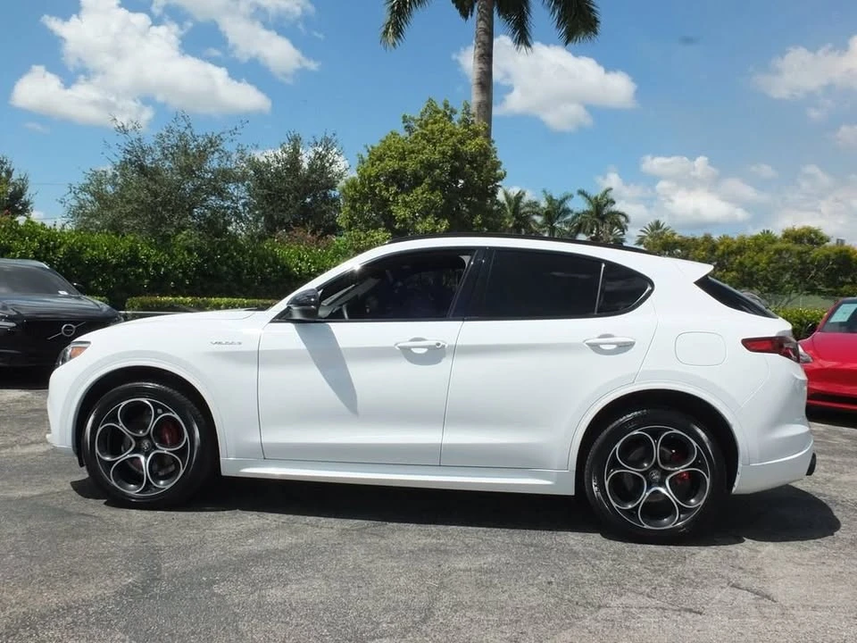 2023 Alfa Romeo Stelvio - Image 14 of 19