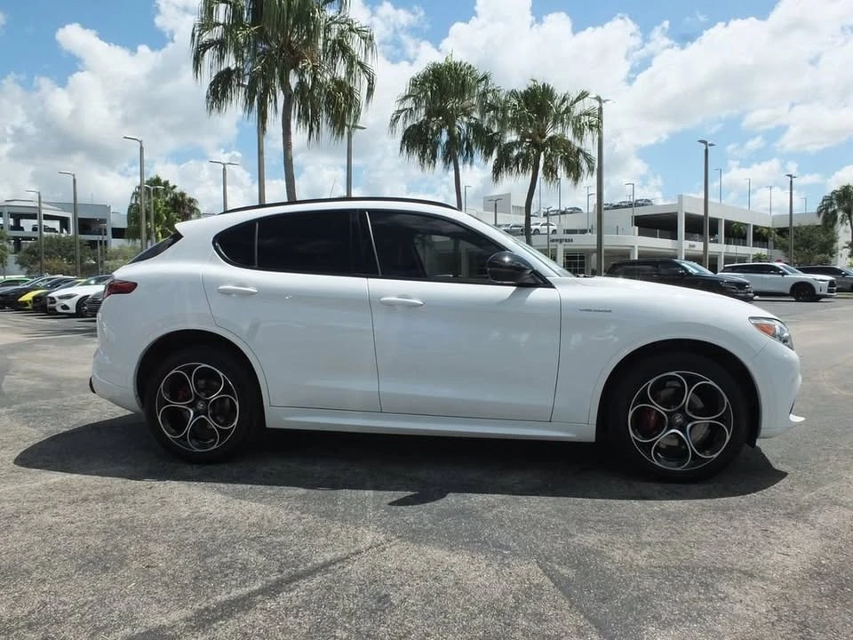 2023 Alfa Romeo Stelvio - Image 6 of 19