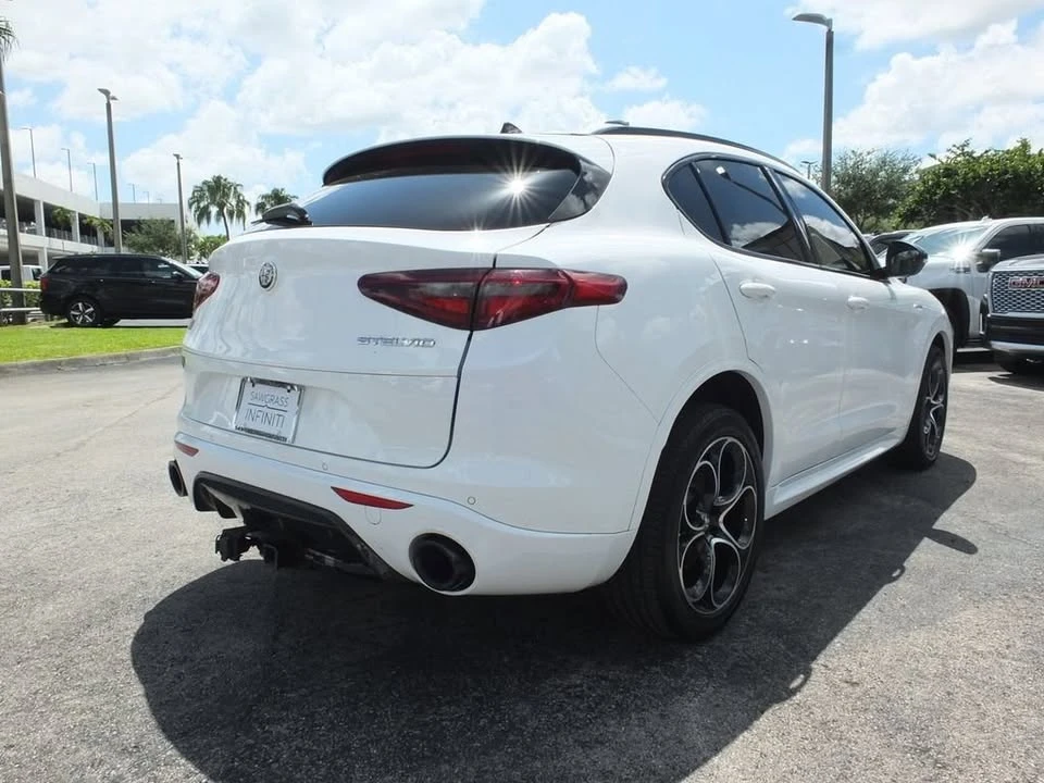 2023 Alfa Romeo Stelvio - Image 7 of 19