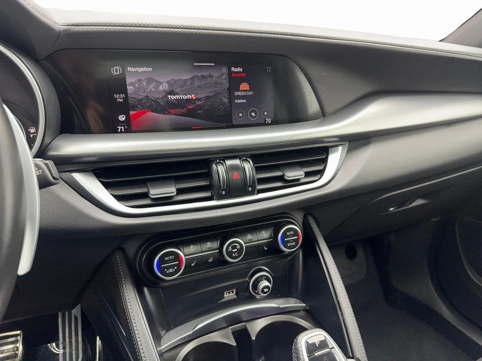 2023 Alfa Romeo - Image 22 of 31