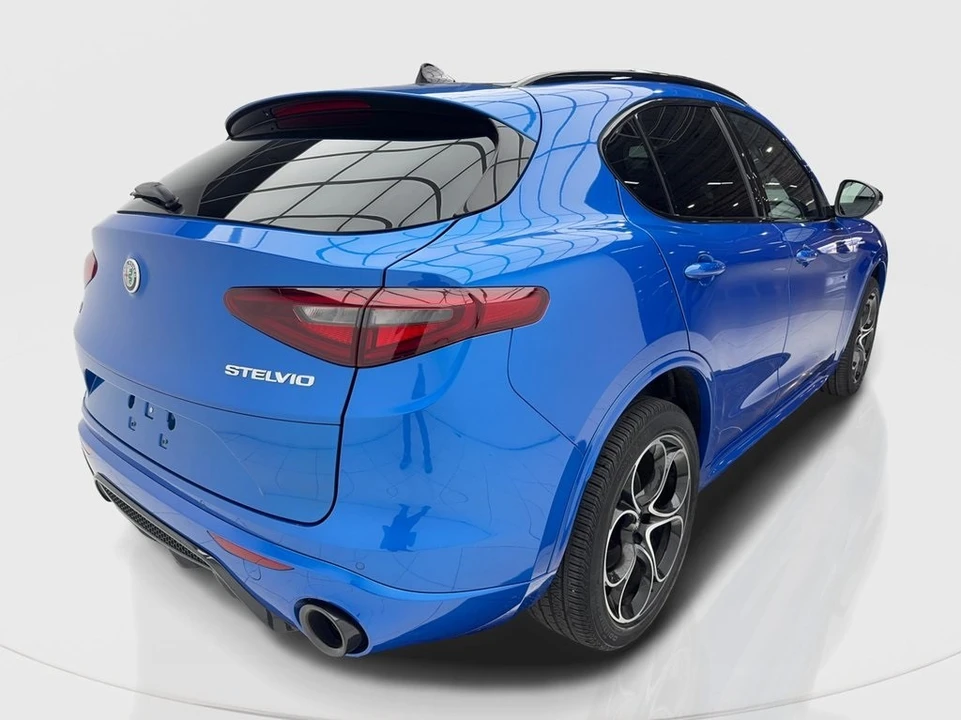 2023 Alfa Romeo Stelvio - Image 9 of 12