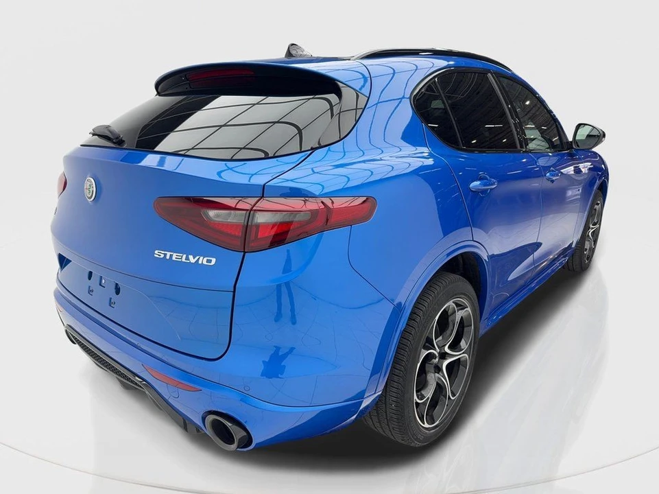 2023 Alfa Romeo Stelvio - Image 9 of 21