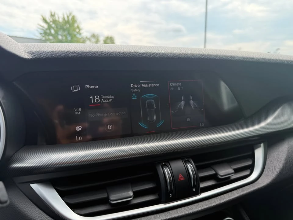 2023 Alfa Romeo Stelvio - Image 14 of 20