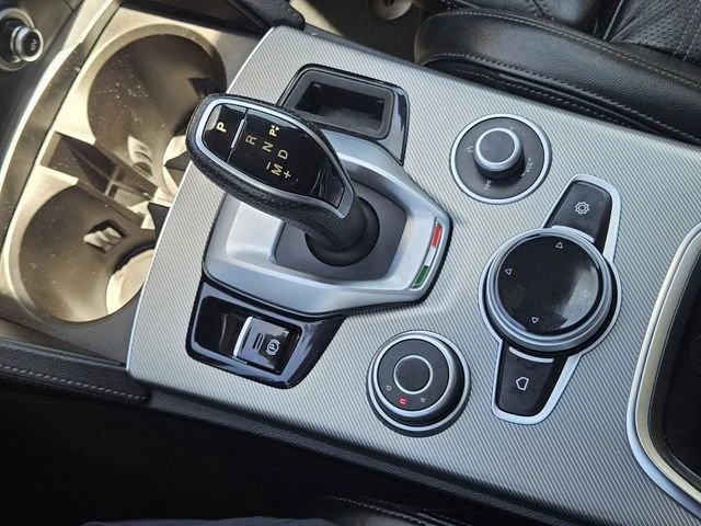 2023 Alfa Romeo Stelvio - Image 15 of 19