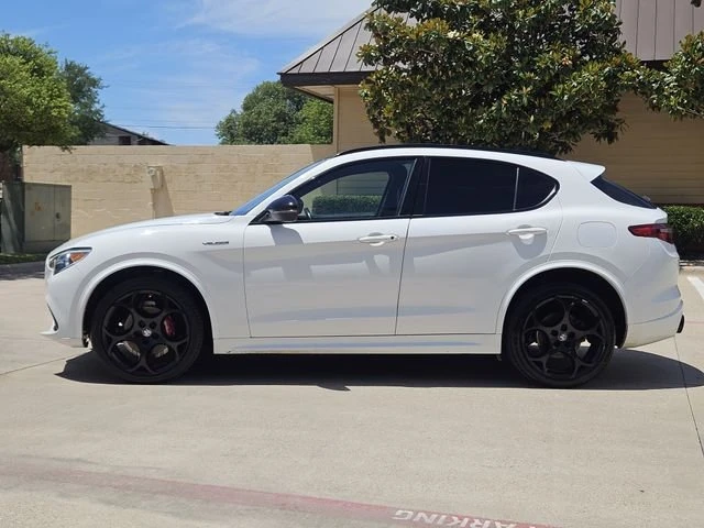 2023 Alfa Romeo Stelvio - Image 2 of 19