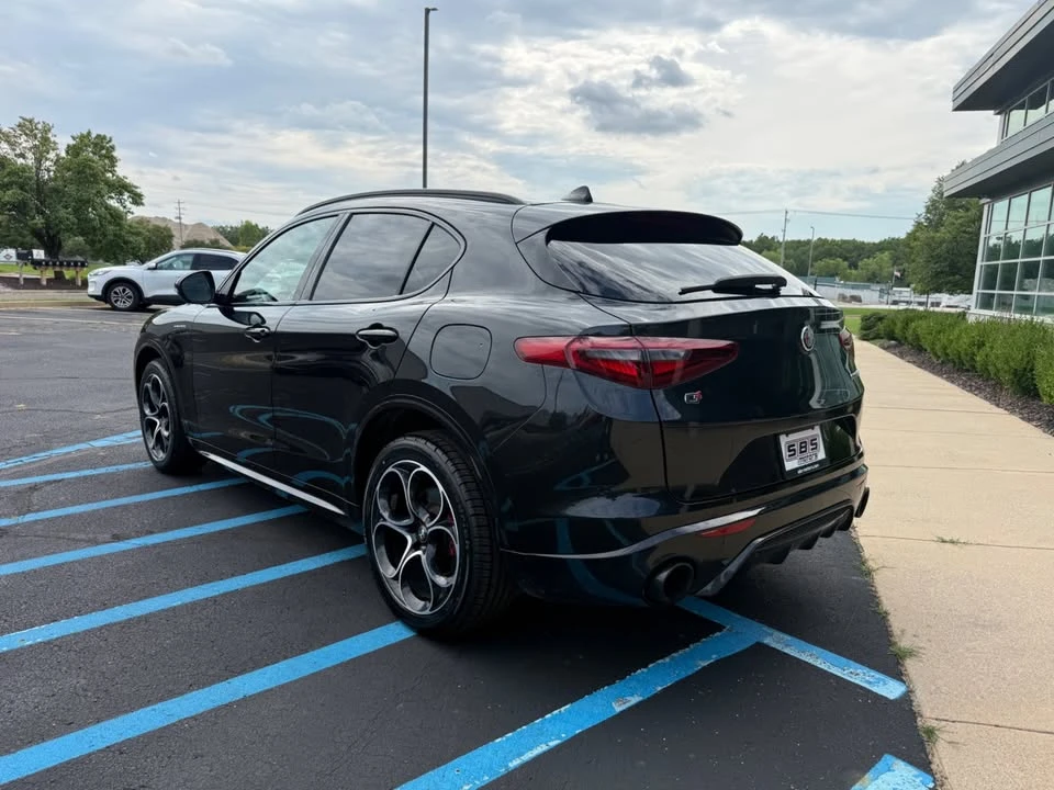 2023 Alfa Romeo Stelvio - Image 5 of 20
