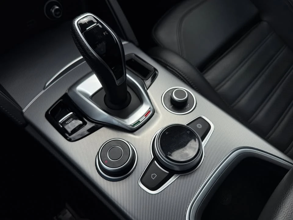 2023 Alfa Romeo Stelvio - Image 11 of 20