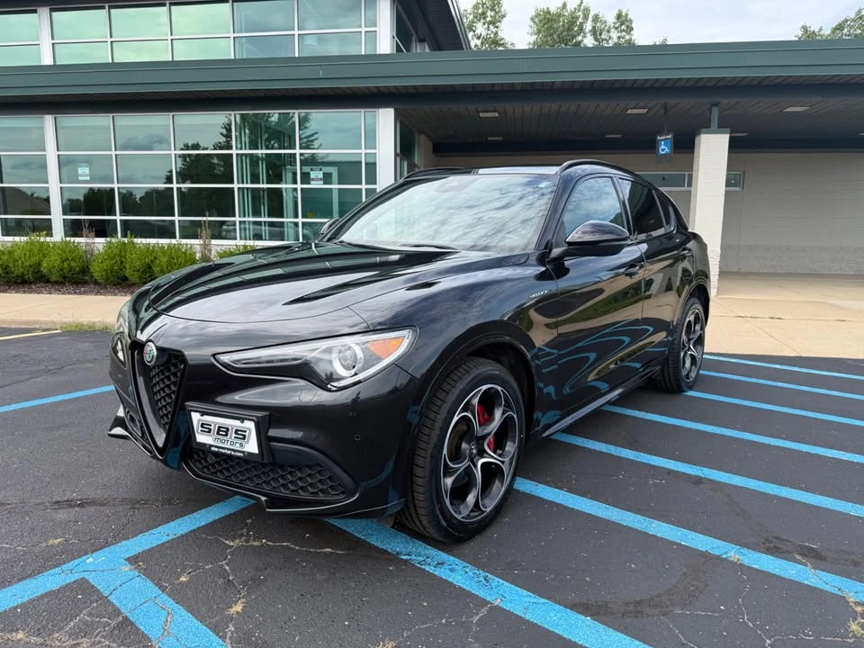 2023 Alfa Romeo Stelvio - Image 2 of 20