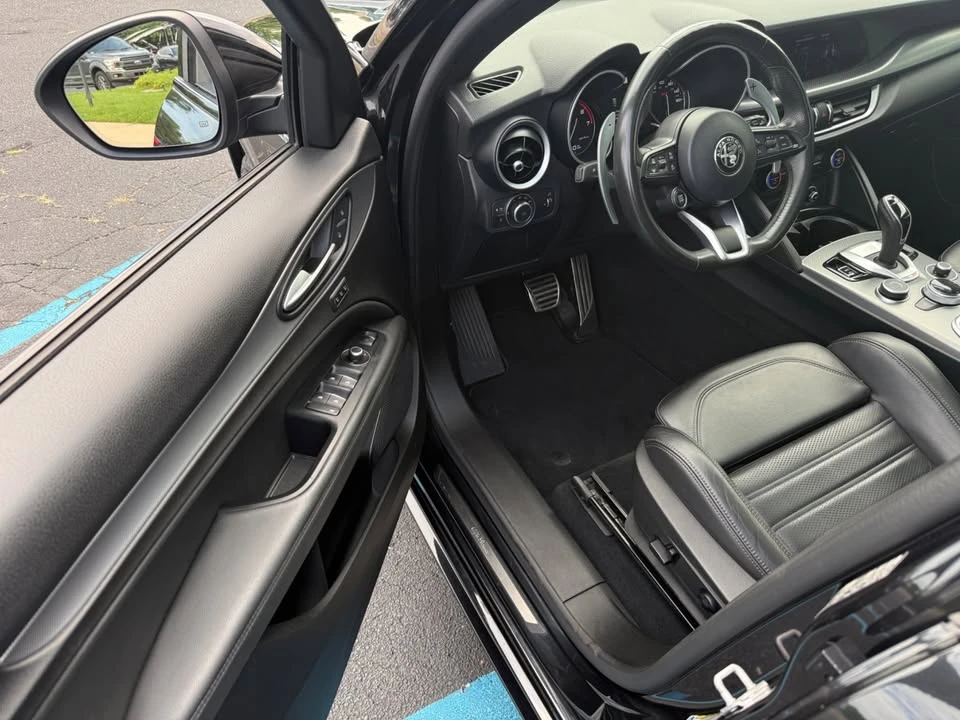 2023 Alfa Romeo Stelvio - Image 7 of 20