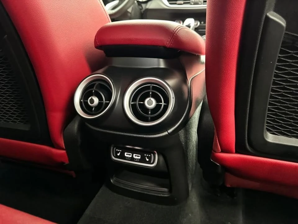2023 Alfa Romeo Stelvio - Image 15 of 20
