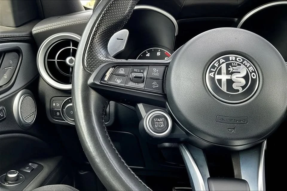 2023 Alfa Romeo Stelvio - Image 10 of 20