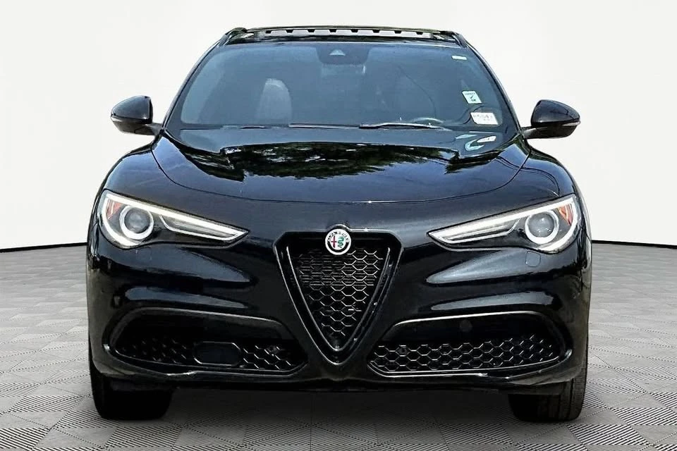 2023 Alfa Romeo Stelvio - Image 2 of 20