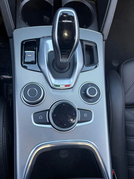 2023 Alfa Romeo Stelvio - Image 7 of 13