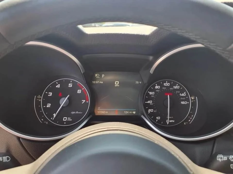 2023 Alfa Romeo Stelvio - Image 8 of 13