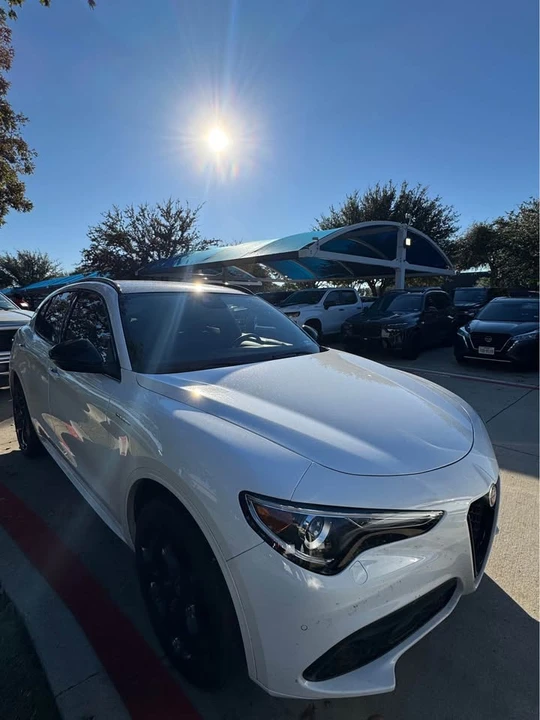 2023 Alfa Romeo Stelvio - Image 2 of 3