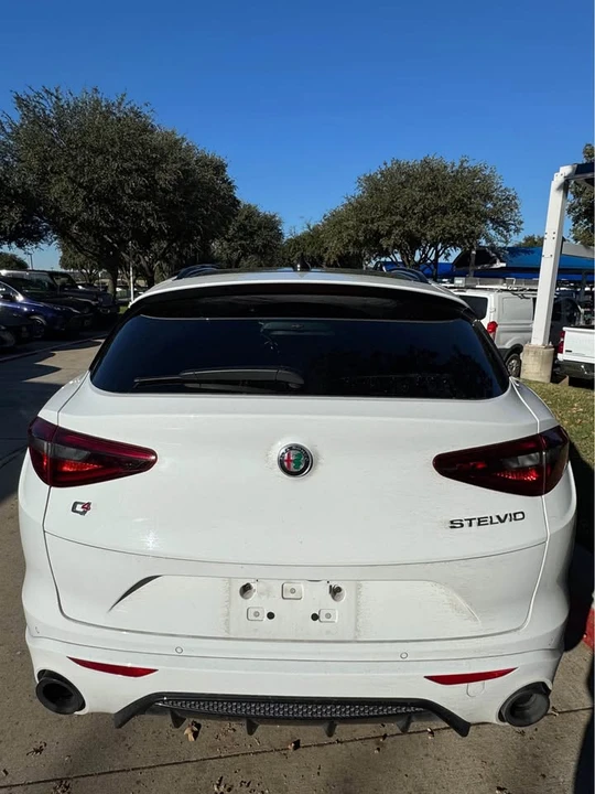 2023 Alfa Romeo Stelvio - Image 3 of 3