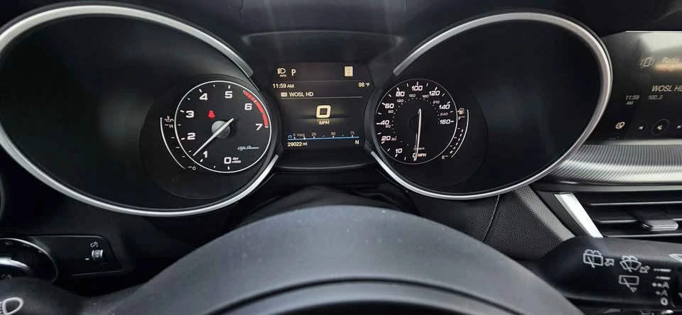 2023 Alfa Romeo Stelvio - Image 10 of 15