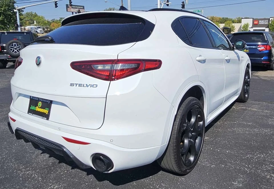 2023 Alfa Romeo Stelvio - Image 3 of 15