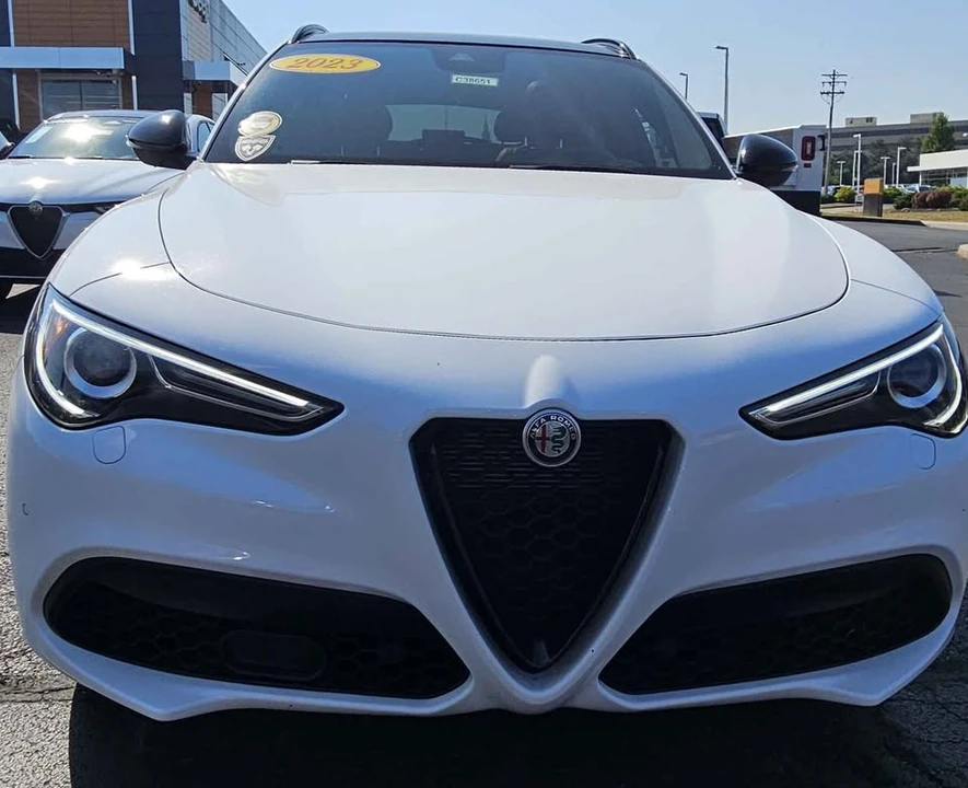 2023 Alfa Romeo Stelvio - Image 2 of 15
