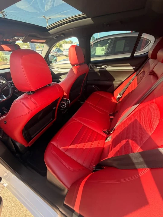 2023 Alfa Romeo Stelvio - Image 7 of 8