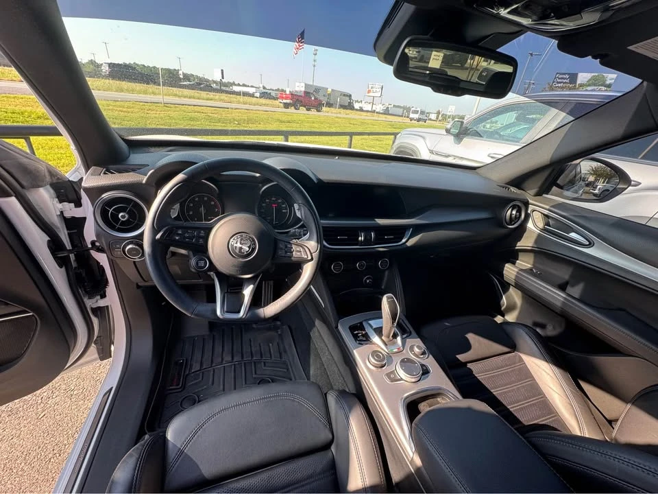 2023 Alfa Romeo Stelvio - Image 6 of 8