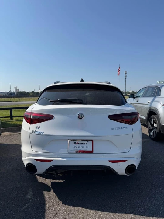 2023 Alfa Romeo Stelvio - Image 4 of 8