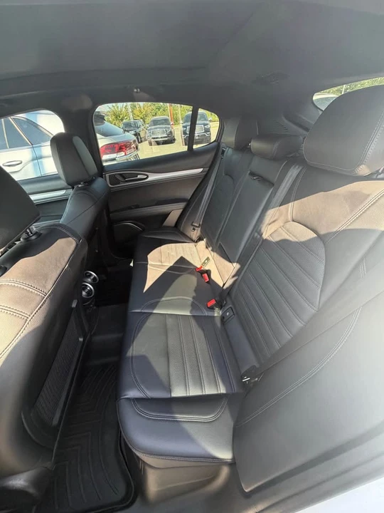 2023 Alfa Romeo Stelvio - Image 6 of 8