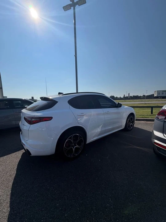 2023 Alfa Romeo Stelvio - Image 3 of 8