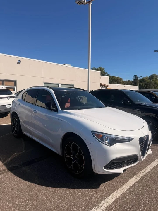 2023 Alfa Romeo Stelvio - Image 2 of 8