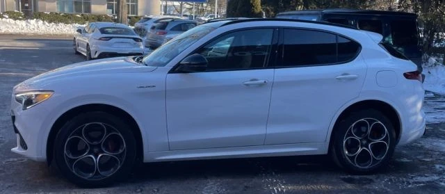 2023 Alfa Romeo Stelvio - Image 2 of 7