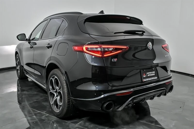 2023 Alfa Romeo - Image 8 of 31