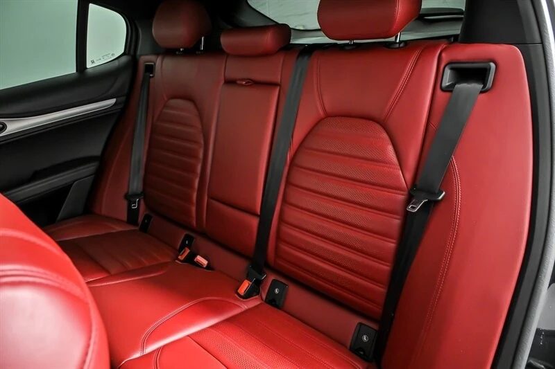 2023 Alfa Romeo - Image 21 of 31