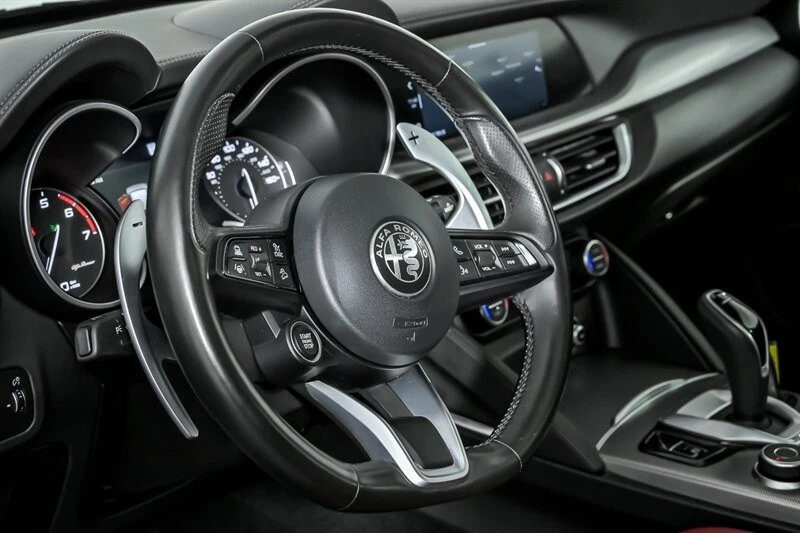 2023 Alfa Romeo - Image 22 of 31