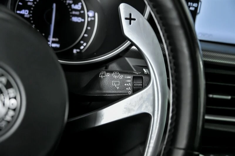 2023 Alfa Romeo - Image 27 of 31