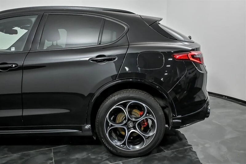2023 Alfa Romeo - Image 7 of 31